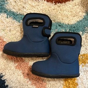 Bogs lined rain boots